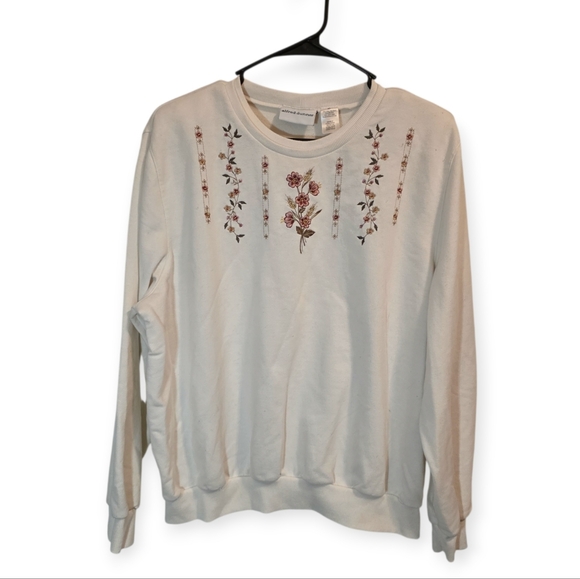 Alfred Dunner Tops - Alfred Dunner Floral Embroidered Sweatshirt XL Cottagecore Vintage Cozy